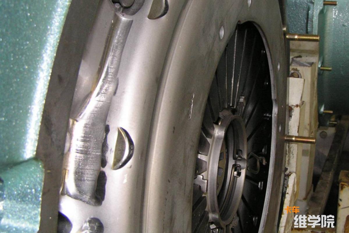 离合器打滑原因和解决办法,离合器打滑正确的调整方法