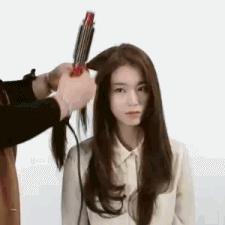 如何卷出自然卷发中长发,卷发好看时尚洋气