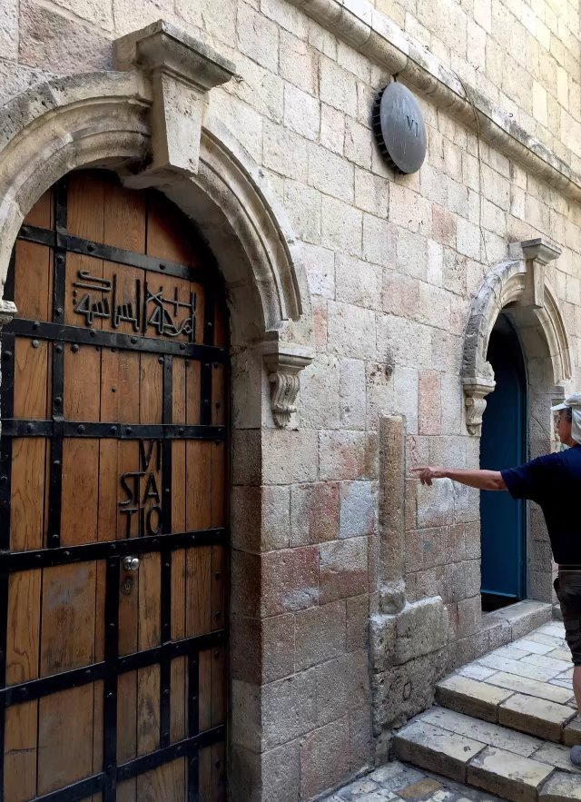 耶稣被钉死在十字架后来在哪里,耶稣被钉在十字架上之后的故事