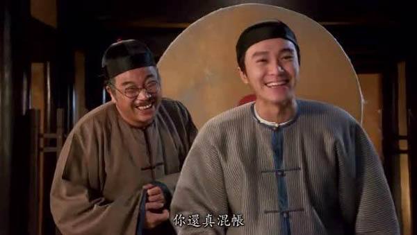 七年内周星驰帮他赚了三亿却只拿七十万，可他却说周星驰像条狗？