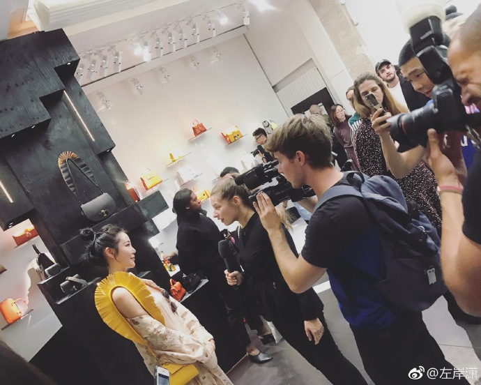 到底有多少网红去了上海时装周,参加过巴黎时装周的网红