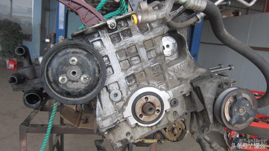 宝马320li发动机烧机油怎么修,宝马320i烧机油最佳解决方案