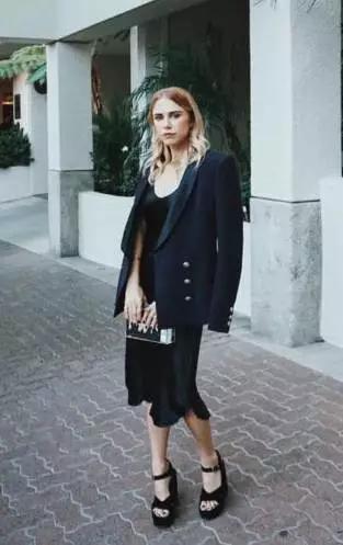 职场员工参加公司年会怎么穿搭,单位年会怎么穿才好看