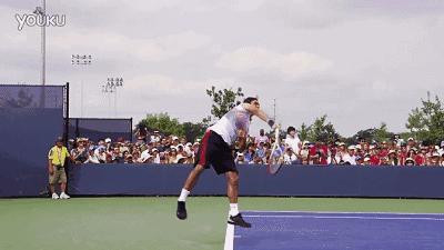 网球发球不流畅纠正办法,网球发球的纠正方法