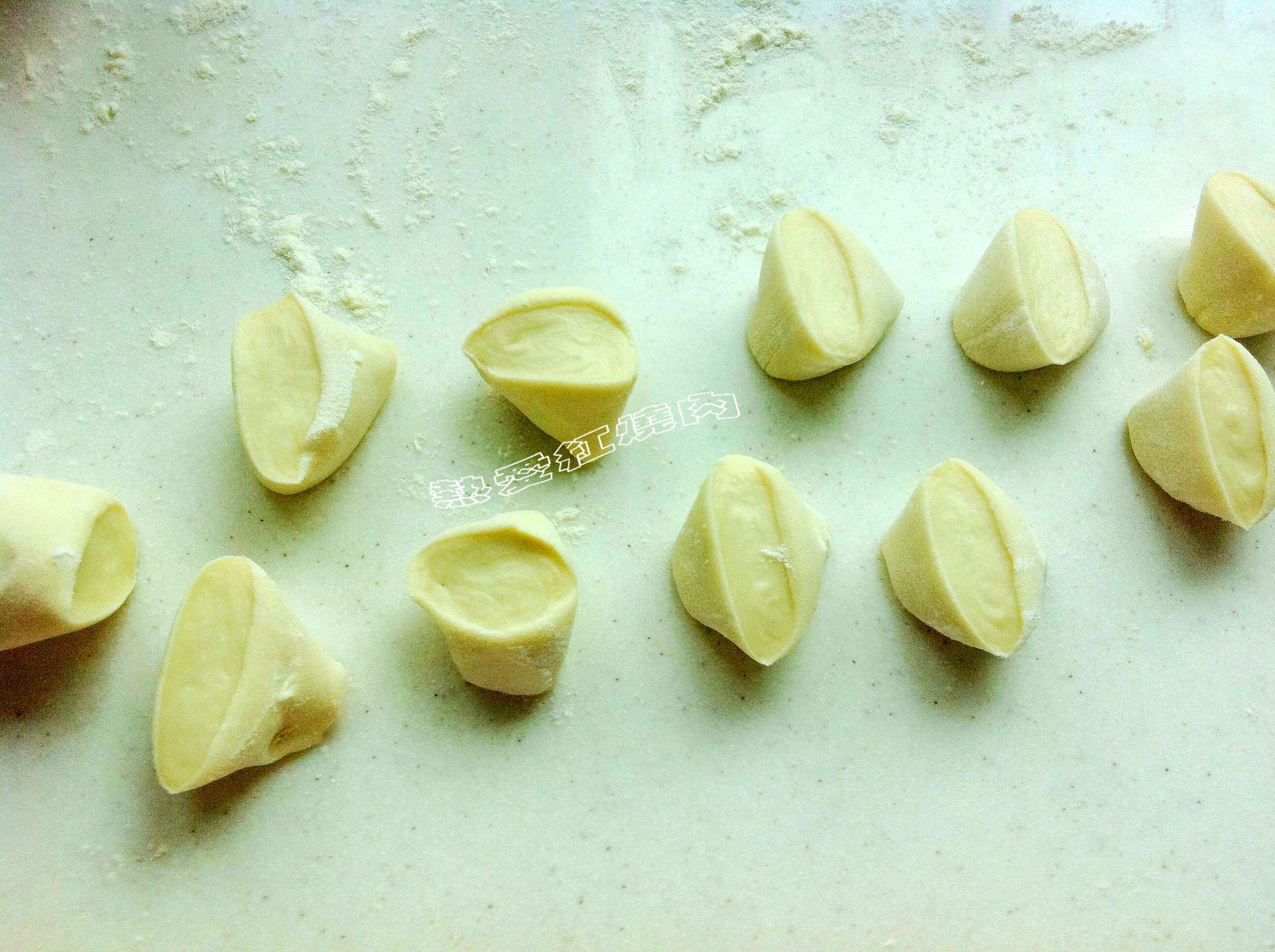 家常不用和面的包子,皮薄馅大的包子不用发面