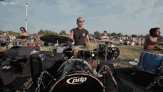 缝纫机乐队致敬的摇滚乐队,缝纫机乐队乐手惊艳众人