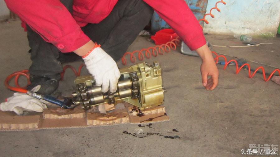 宝马320li发动机烧机油怎么修,宝马320i烧机油最佳解决方案