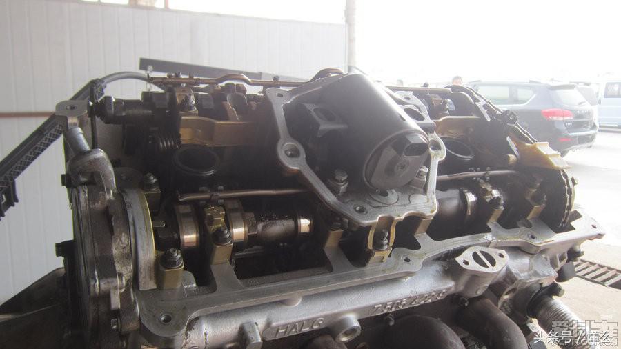 宝马320I大修发动机解决严重烧机油、冒蓝烟、尾气发臭问题