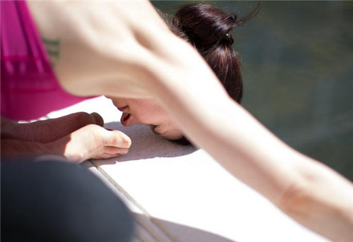 瑜伽的初步练习20式瑜伽经典动作图解