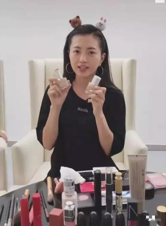 街拍杨幂唐嫣关晓彤,街拍女王杨幂的私服一定不能错过