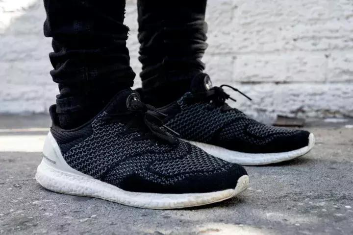 一件t恤才400,supreme经典款t恤