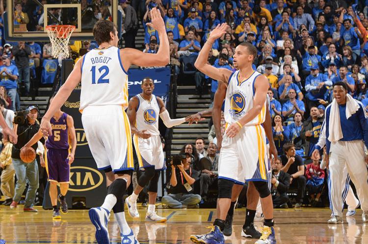 库里为什么不和nike合作,库里为什么不代言耐克