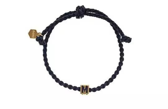 韩剧同款首饰,宋仲基片场被拍与宋慧乔同款卫衣