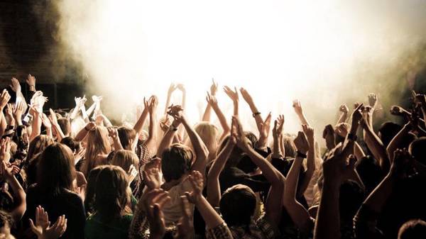 不受互联网冲击的创业项目,当下比较火爆的互联网项目有哪些