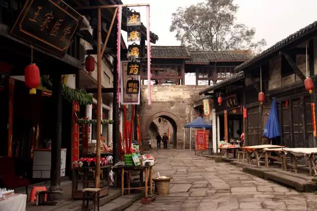 婊℃弧鐨勯兘鏄瘹鎰忓拰绂忓埄,90%鐨勬湰鍦颁汉閮戒笉鐭ラ亾鐨勯噸搴嗗喎鐭ヨ瘑