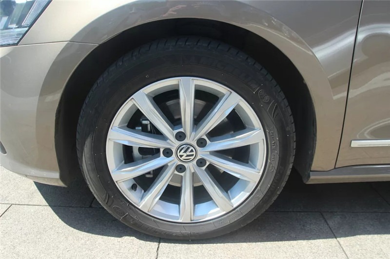 2017款帕萨特330尊荣版车主体验,帕萨特330tsi尊贵版星空版说车