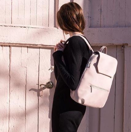 再也不用担心出门撞包,包君满意之小众高颜值双肩包