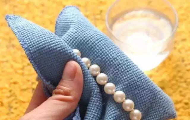 首饰脏了在家怎样清洗,首饰脏了怎么来清洗