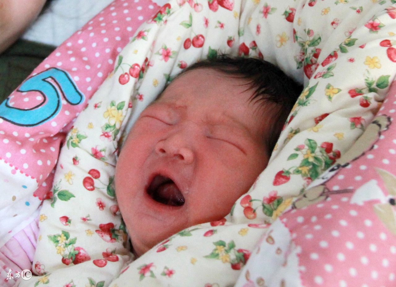 你家宝宝需要一直抱着吗,习惯了抱睡的宝宝怎么纠正过来