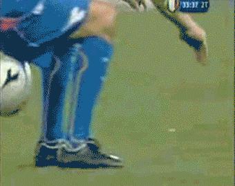 足坛最具创意性的停球,献上膝盖江山沧澜