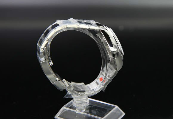 劳力士迪通拿戴着丢人吗,劳力士迪通拿金表是真的吗