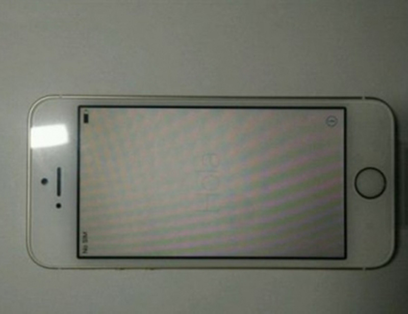 苹果se第一代有一条屏幕裂痕失灵,苹果se都黄屏吗