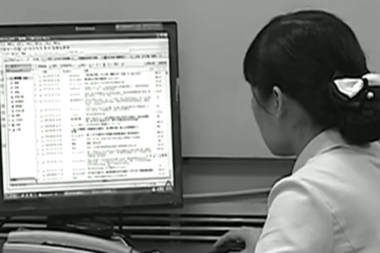 石家庄这名男子用了什么办法竟然办下52张信用卡