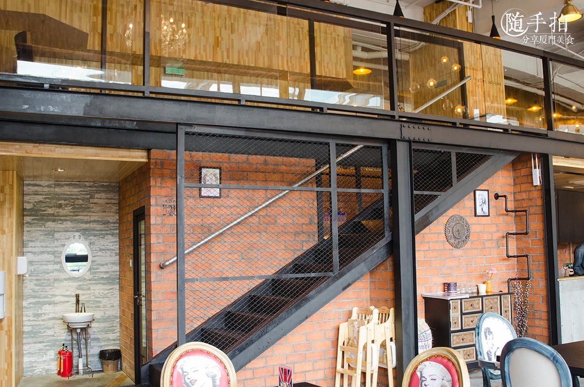 新店｜快看，近期最火的咖啡厅，竟然有最污最污的炖饭