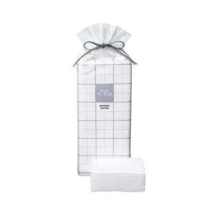 用化妆棉擦水乳,用手拍水和化妆棉