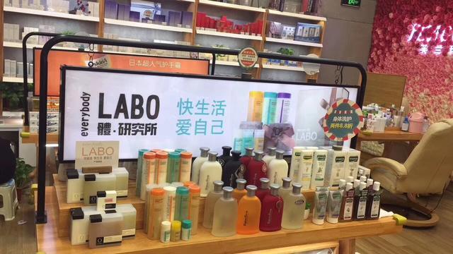 「FLACOO芙兰珂」初秋最chic眼影组合,唐嫣和baby亲自示范!