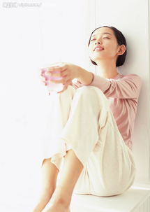 备孕每天喝2000毫升的水,备孕期吃什么排便