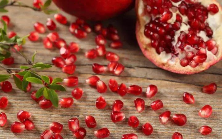 大家好，今天给大家介绍一下，这是风物君特别爱吃的——石榴