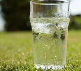 备孕每天喝2000毫升的水,备孕期吃什么排便