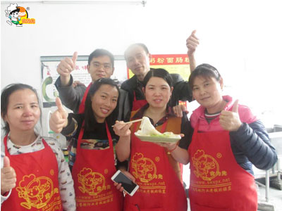 小本创业摆摊小吃培训,现在开什么小吃店比较赚钱投资小