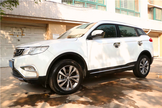 吉利博越车漆效果图,只需一招让您的爱车焕然一新