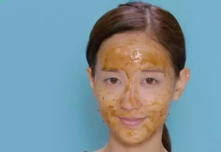 蜂蜜面粉自制美白面膜,面粉做面膜有多好用呢