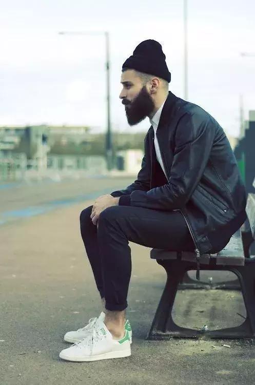 男士顽固头屑怎么解决,男生发质干枯毛躁头屑多怎么办