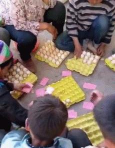 泡菜韩国的设计真是看不懂，这样的黑毛衣竟被穿出不是凡人的感觉