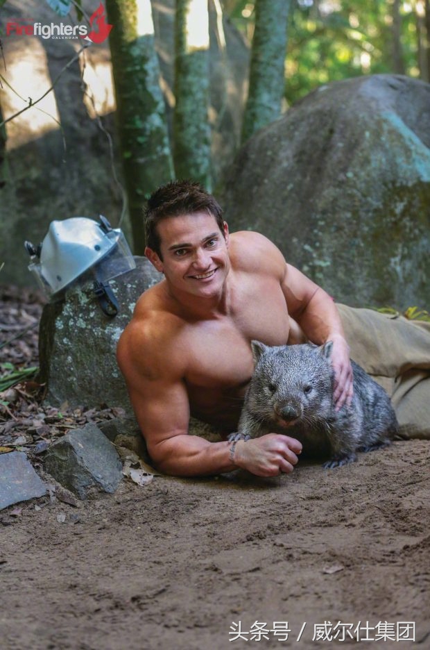 澳洲消防员公益日历图,澳大利亚消防员的日历