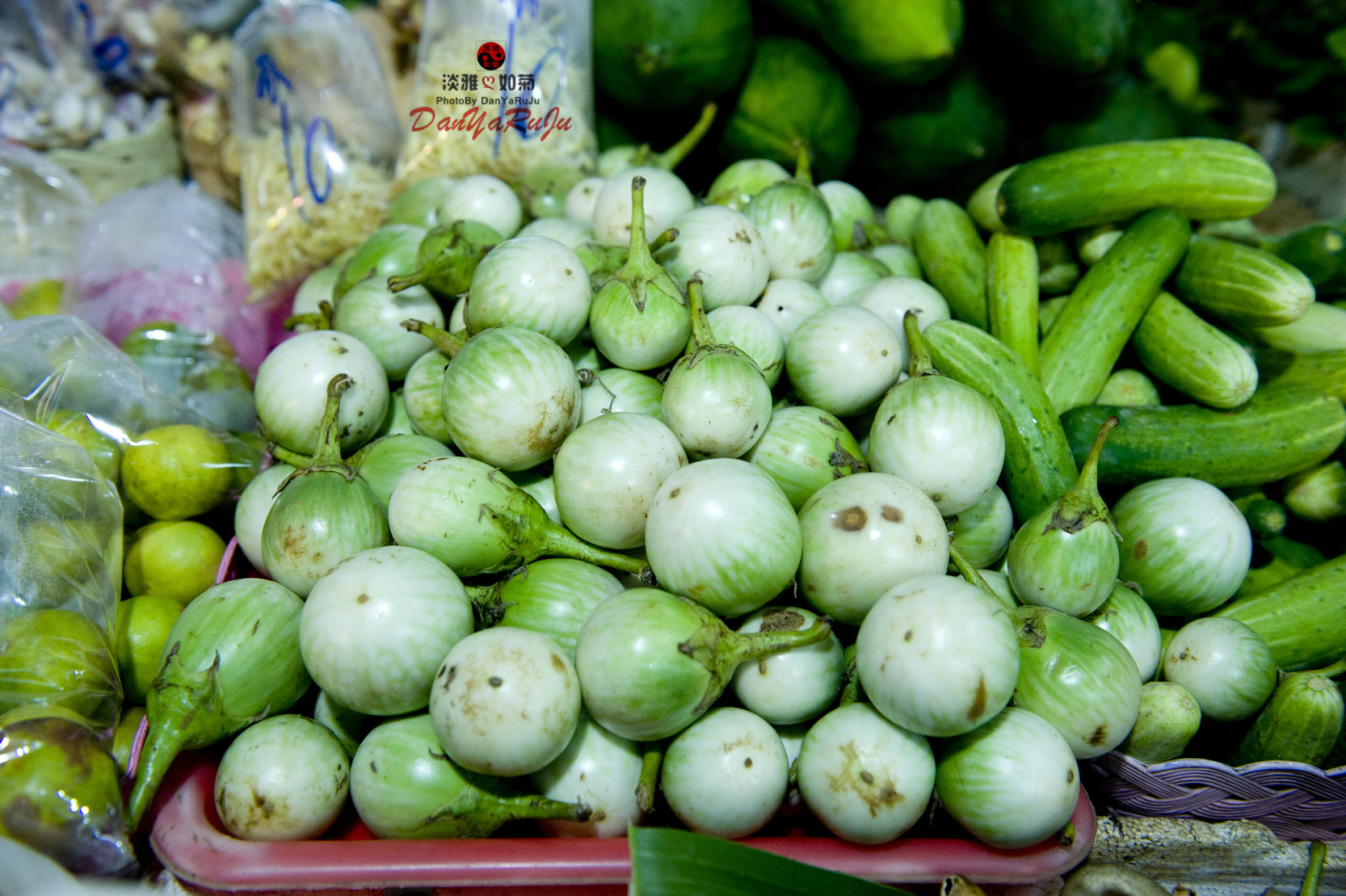 泰国山竹新鲜美味 (泰国清迈最大的食物批发市场)