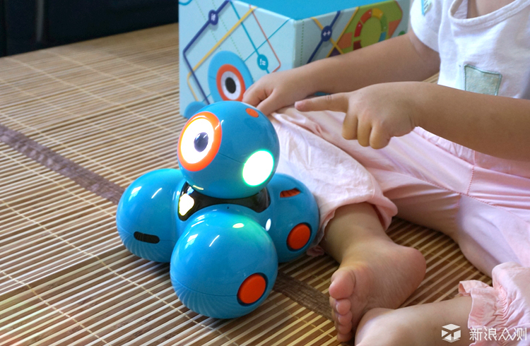 少儿编程机器人达奇,达奇机器人少儿编程