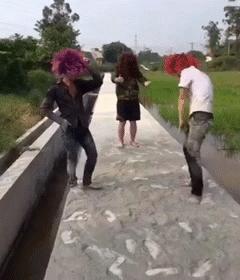 杀马特贵族与葬爱家族的最后决战,杀马特贵族走进去和跳进去的区别