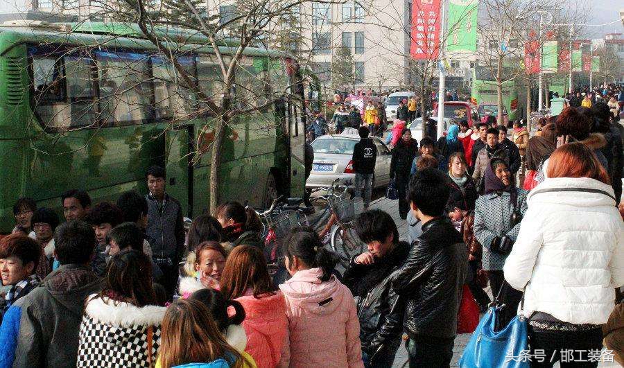 农村新型混凝土输送泵,适合农村用的小型混凝土泵车