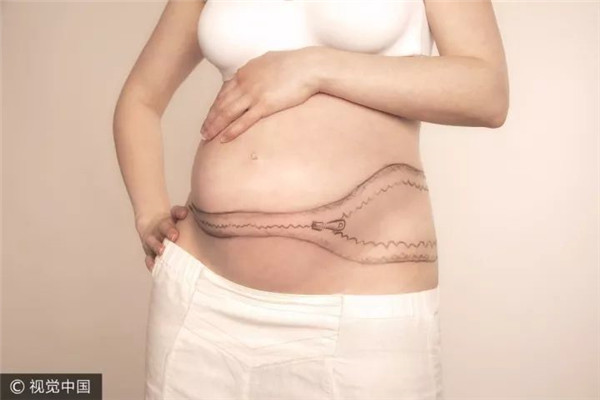 8个月胎儿踢妈妈视频,八个月的孕妇已经学会跆拳道