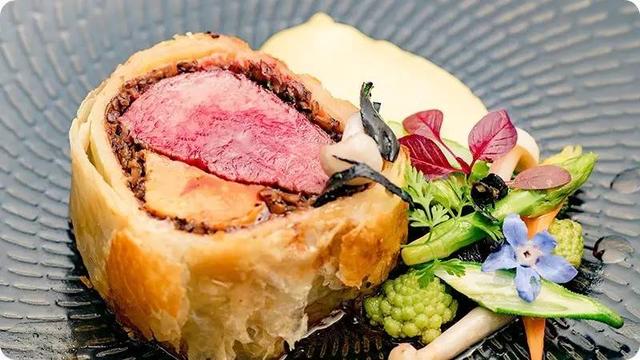 点餐不如自给自足！给大家介绍下这是我讨好女朋友的惠灵顿牛排