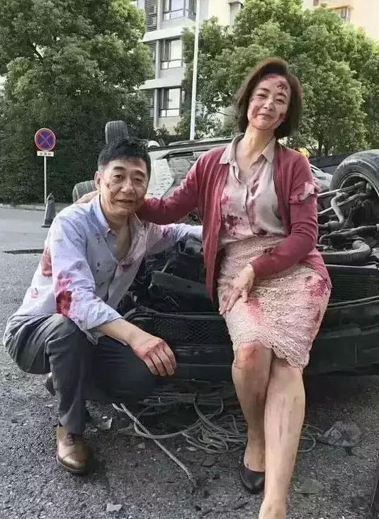 一个人是否爱你看他生气时的态度,一个男人爱你取决于吵架后的态度