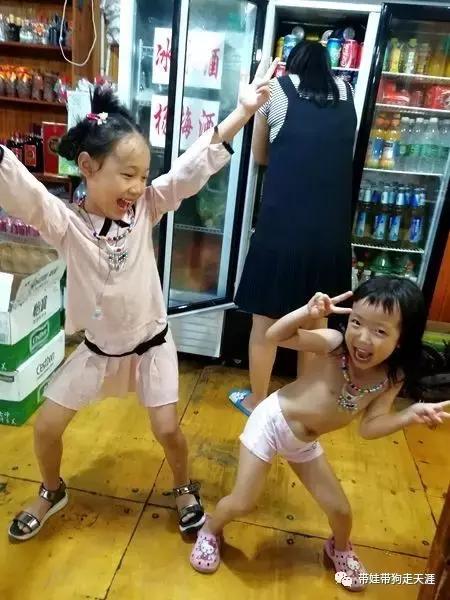 开着房车去遛娃,开着房车带狗狗出去玩