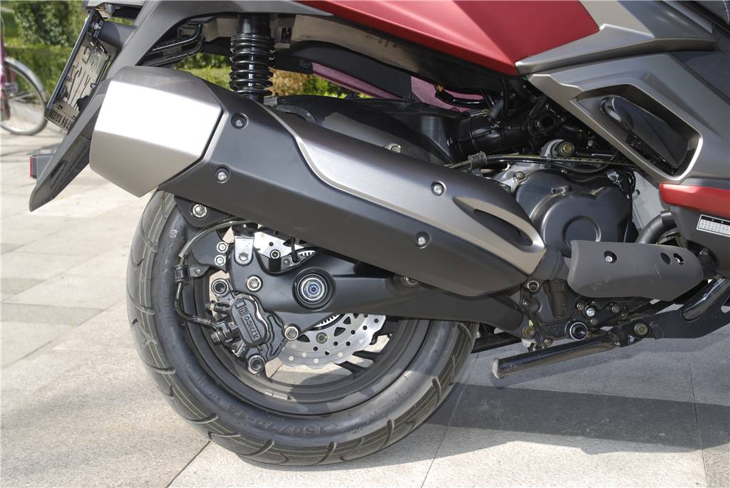 光阳400赛艇纪念版和普通版区别,光阳赛艇400对比宝马c400x