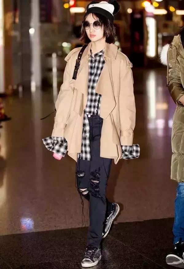 周冬雨burberry最新照片,burberry全球形象大使