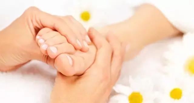 秋季泡脚药材,秋季中草药泡脚基础方